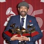 Juan Luis Guerra, Jorge Drexler, Luis Fonsi y Karol G son los premiados en los Latin Grammy