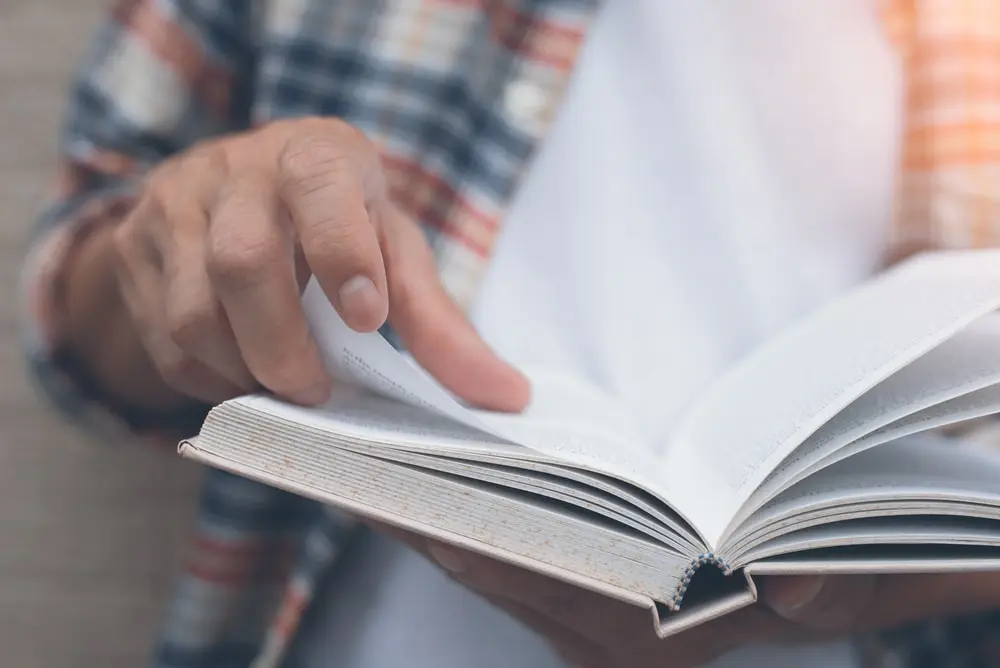 Alumnos de universidades élites expresan sentirse abrumados por el volumen de lectura. Fuente externa