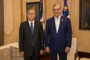 Abinader recibe en Palacio Nacional al vicepresidente de Asamblea Nacional de China