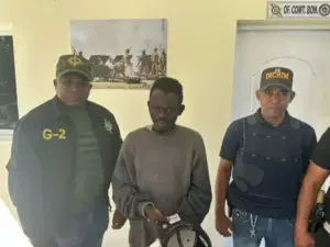 Haitiano que agredió a personal del Darío Contreras se embarró de lodo para camuflarse  y escapar