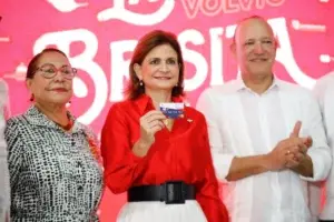 ¡La Brisita llega al Cibao! Raquel Peña encabeza lanzamiento del Bono Navideño y Almuerzos del Cambio