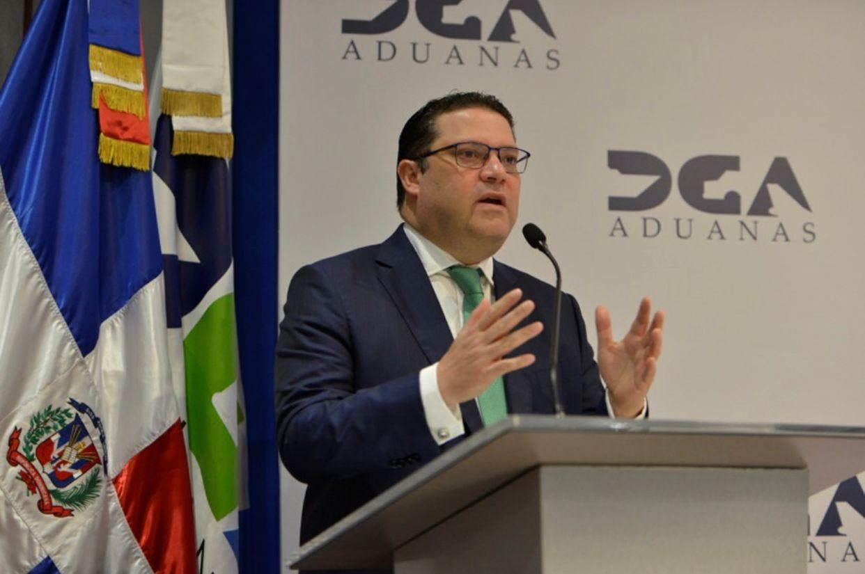 AMCHAMDR reconoce labor Eduardo Sanz Lovaton al frente de DGA