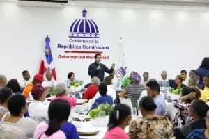 Wellington Arnaud se reúne con comunitarios de las provincias Montecristi, Azua y Ocoa