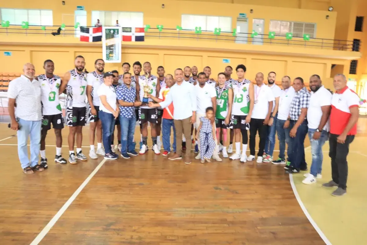 Monte Plata gana la Copa Regional de Voleibol Superior del Este