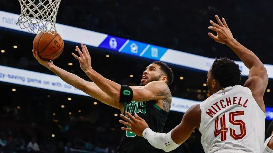 Celtics rompe el invicto de Cavaliers y Lakers se afianza en la NBA Cup