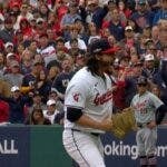 Cachorros adquieren al relevista Eli Morgan desde Cleveland