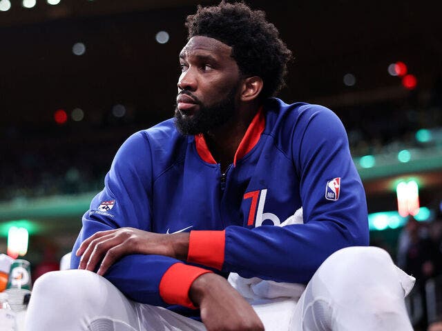 La NBA investiga un altercado entre Embiid y un columnista