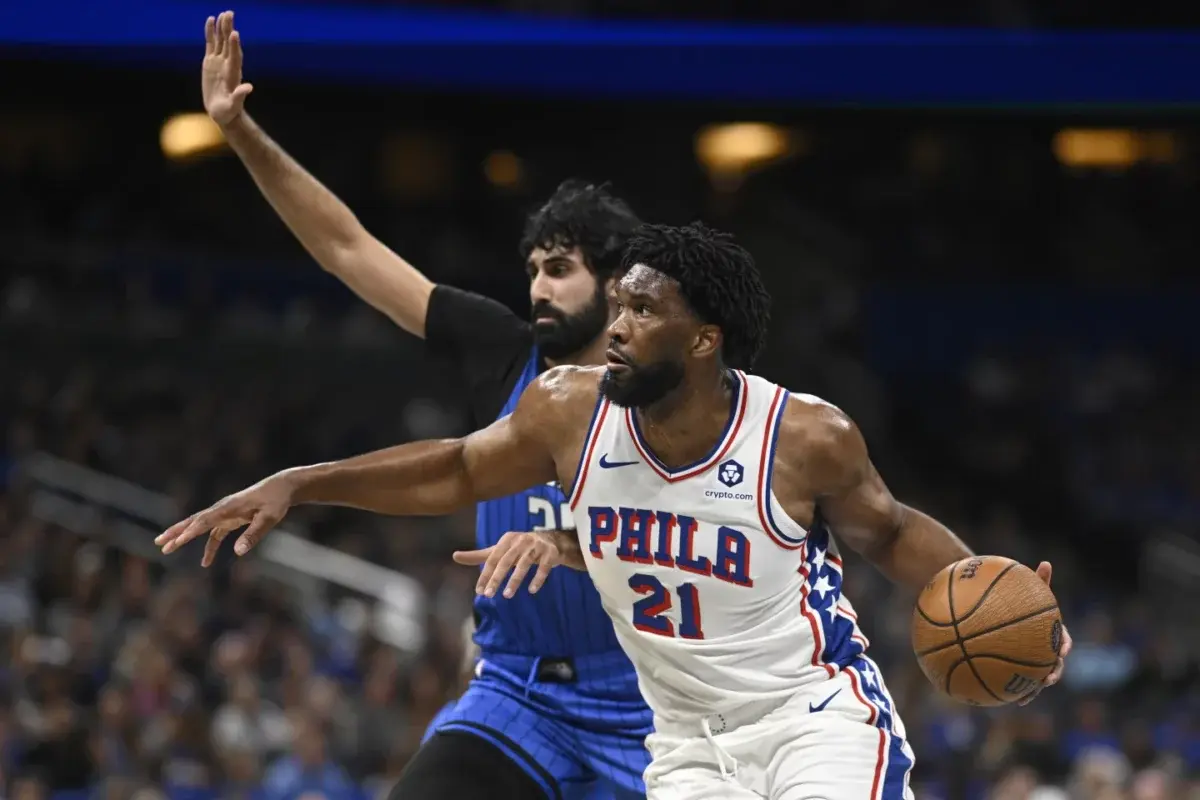 Embiid vuelve a jugar a tiempo completo pero los 76ers caen