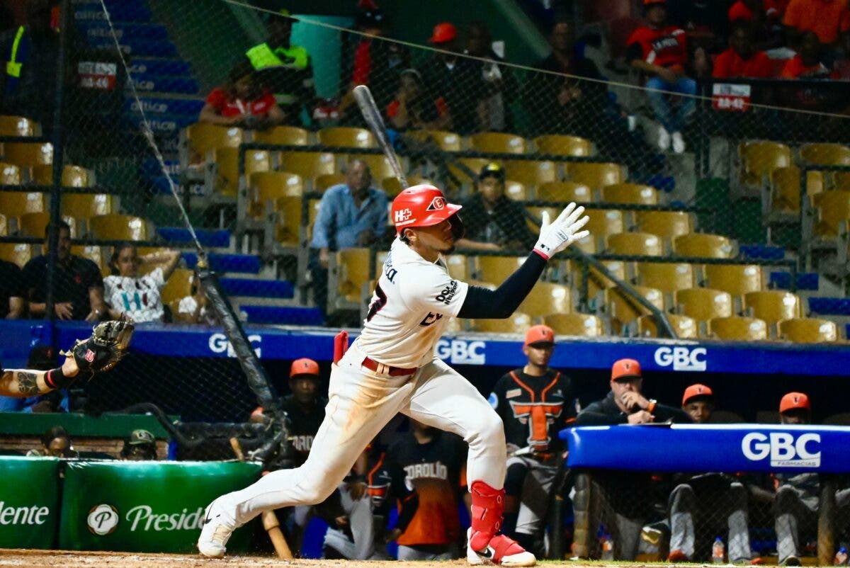 Leones dejan en el terreno a los Toros para seguir en primero