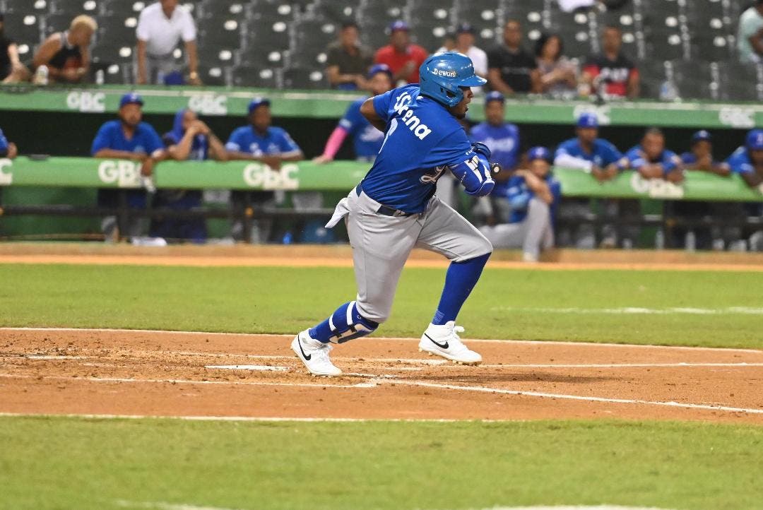 Licey somete a Estrellas y quiebra rachas