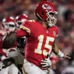 Mahomes se lastima el tobillo en la victoria de los Chiefs sobre los Bucs