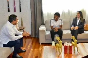 Ministro Kelvin Cruz resalta a Marileidy Paulino como “un referente” del deporte