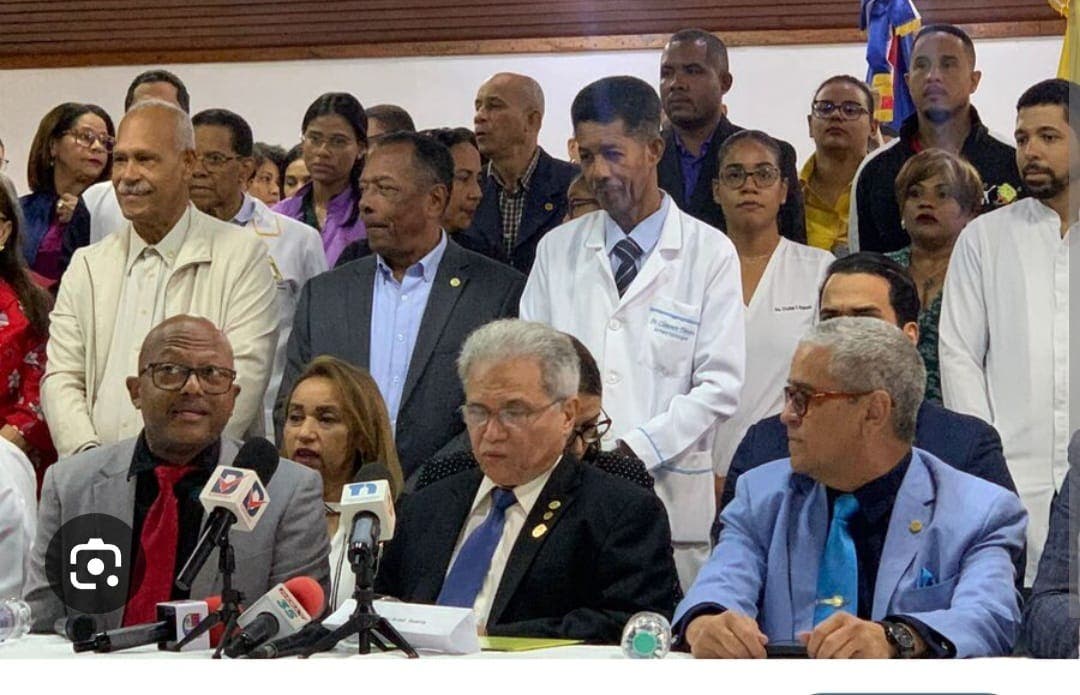 Médicos anuncian paro de 96 horas a partir del martes