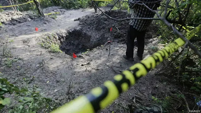 Al menos 17 cuerpos encontrados en fosas clandestinas en el sur de México