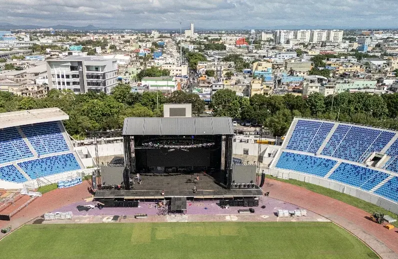 Arranca montaje para conciertos de Aventura