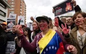 Venezolanos protestan en varias regiones