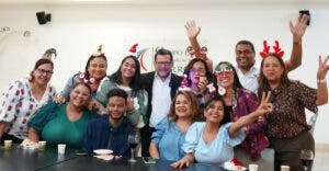 Redacción del periódico EL DÍA celebra alegre encuentro navideño