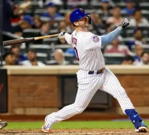 Mets busca volver a firmar primera base Pete Alonso