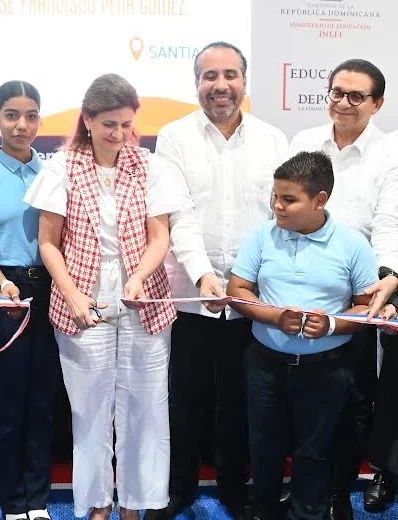 La vice Raquel Peña entrega polideportivo