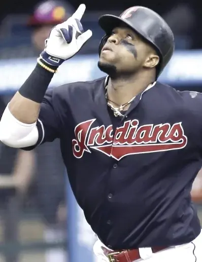 Carlos Santana pacta  un año con Cleveland