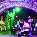 Villa Navidad, entre sus luces y colores, atrae a miles de visitantes