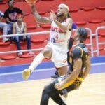 Buitres y Lobos ganan basket San Cristóbal