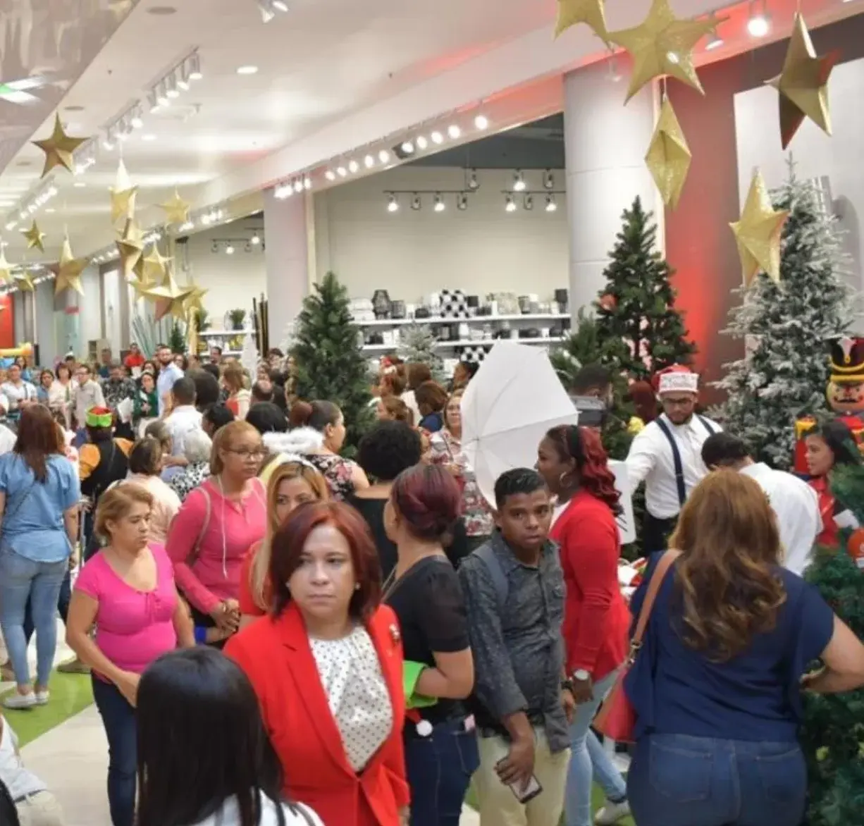 El modelo híbrido de compras matiza las fiestas de fin de año