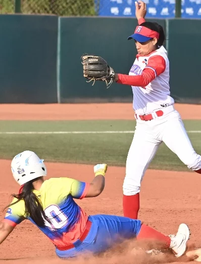 Softbol femenino RD cae en Bolivarianos