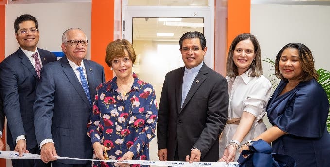 La PUCMM inaugura un laboratorio de calidad agua