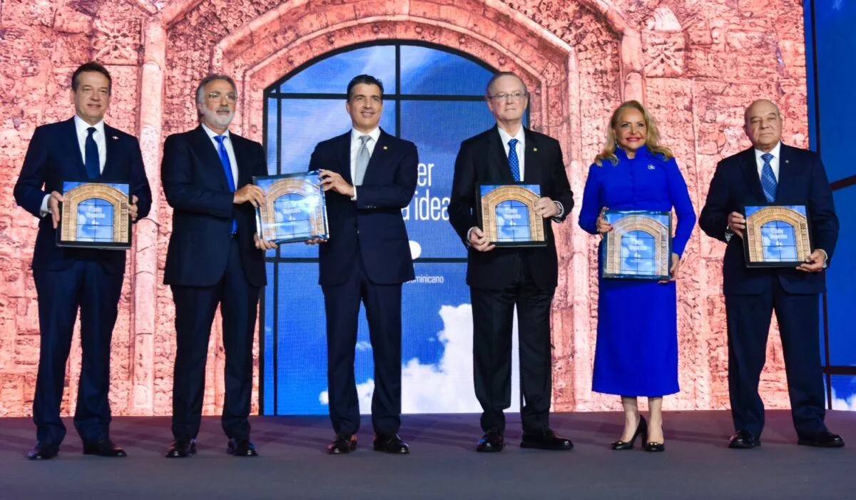 El Banco Popular presenta su libro institucional