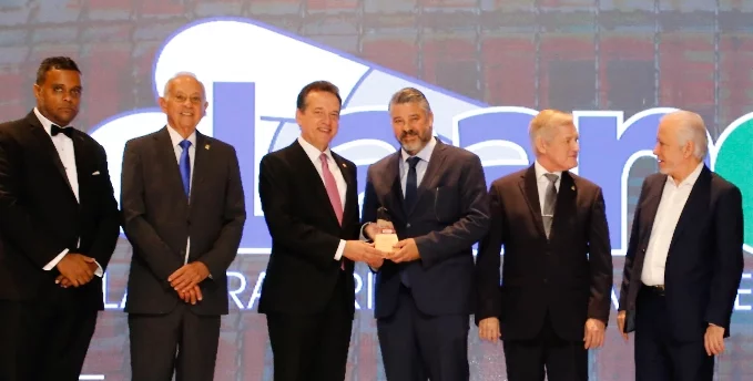 LAANED recibe Premio a la Calidad como gran empresa