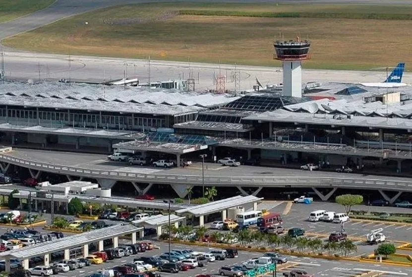 Un apagón afecta áreas aeropuerto Las Américas