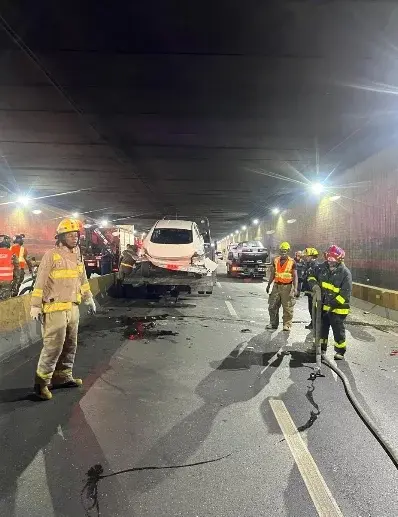 Tres heridos en colisión en túnel  27 de Febrero