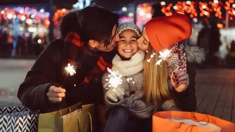 ¿Qué dice la psicología social sobre los regalos materiales y las experiencias?