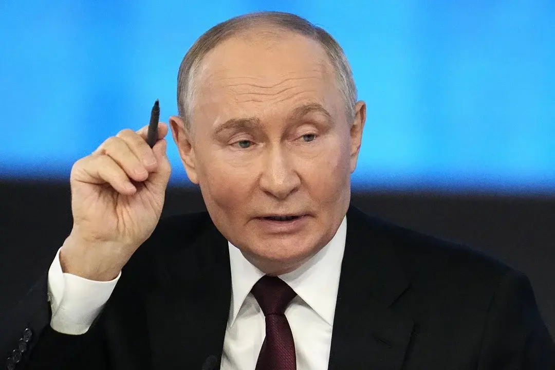 Putin dice que Rusia firmará acuerdos de paz sólo con autoridades legítimas de Ucrania