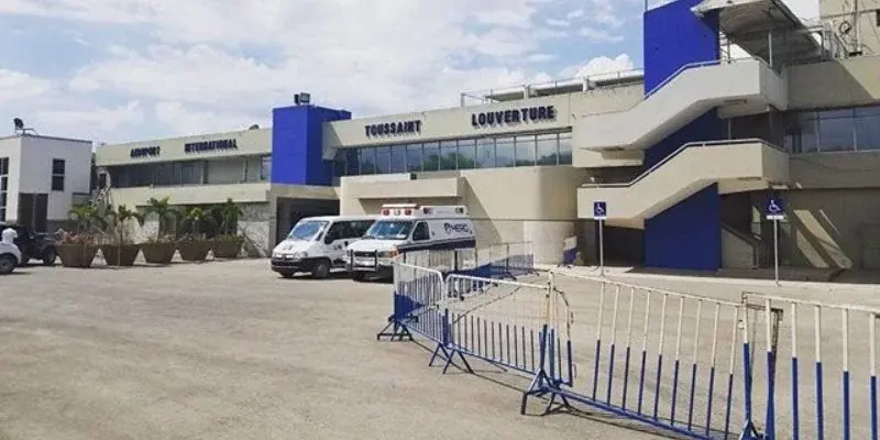 El principal aeropuerto de Haití reinicia operaciones tras estar cerrado desde noviembre