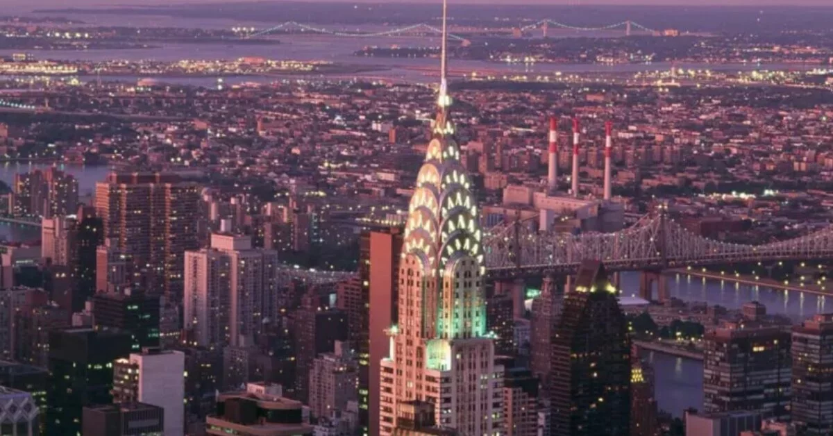 Cómo una lucha de egos entre dos arquitectos dio origen a la torre Chrysler, uno de los edificios más emblemáticos de Nueva York