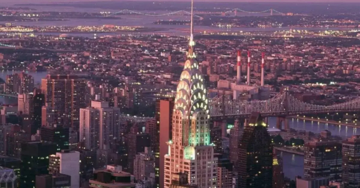 Cómo una lucha de egos entre dos arquitectos dio origen a la torre Chrysler, uno de los edificios más emblemáticos de Nueva York