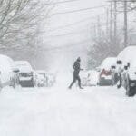 Tormentas de nieve en los Grandes Lagos tienen en alerta a millones de estadounidenses