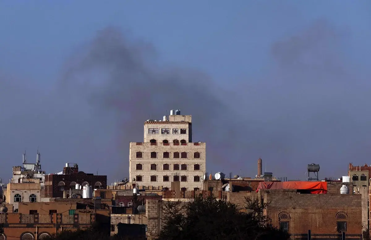 Hutíes atacan aeropuerto israelí de Ben Gurion en respuesta a bombardeos contra el de Saná