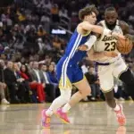 LeBron James anota 31 puntos en su 19º partido en Navidad y los Lakers vencen a Curry y Warriors