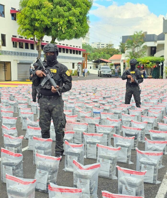 Presidente de Guatemala afirma contenedor cargado con 9.8 toneladas de cocaína fue contaminado en RD