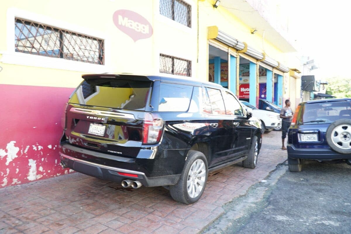 Digesett multa a 6 conductores por estacionarse mal en Villa Juana