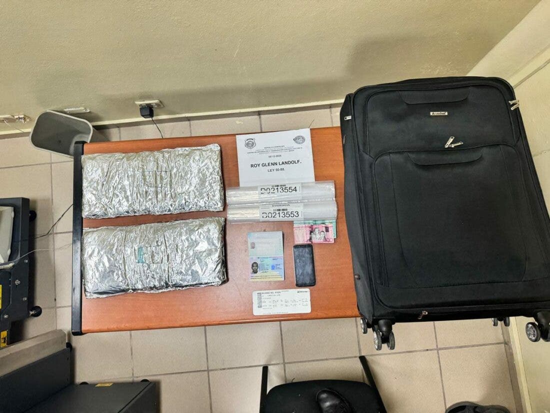 Holandés llevaba 4 kilos de cocaína en sus maletas con destino a España