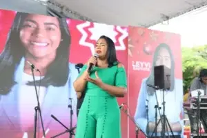 Diputada Leyvi Bautista agasaja a munícipes de Santo Domingo Oeste