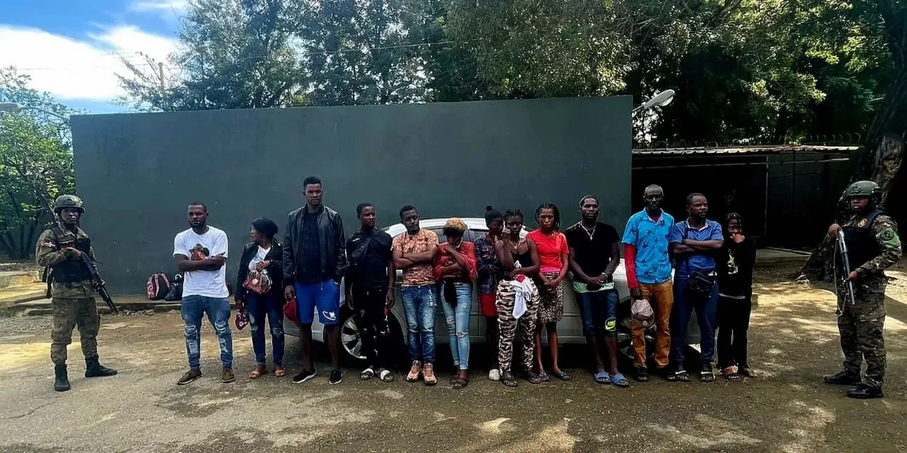 Detienen 18 haitianos indocumentados durante operativos en Valverde