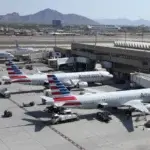 Operaciones de American Airlines se reanudan tras problema técnico que afectó vuelos en EE.UU