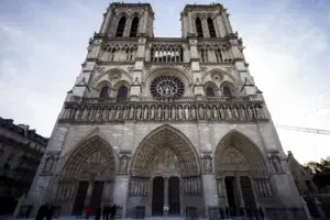 La catedral de Notre Dame vuelve a reabrir sus puertas