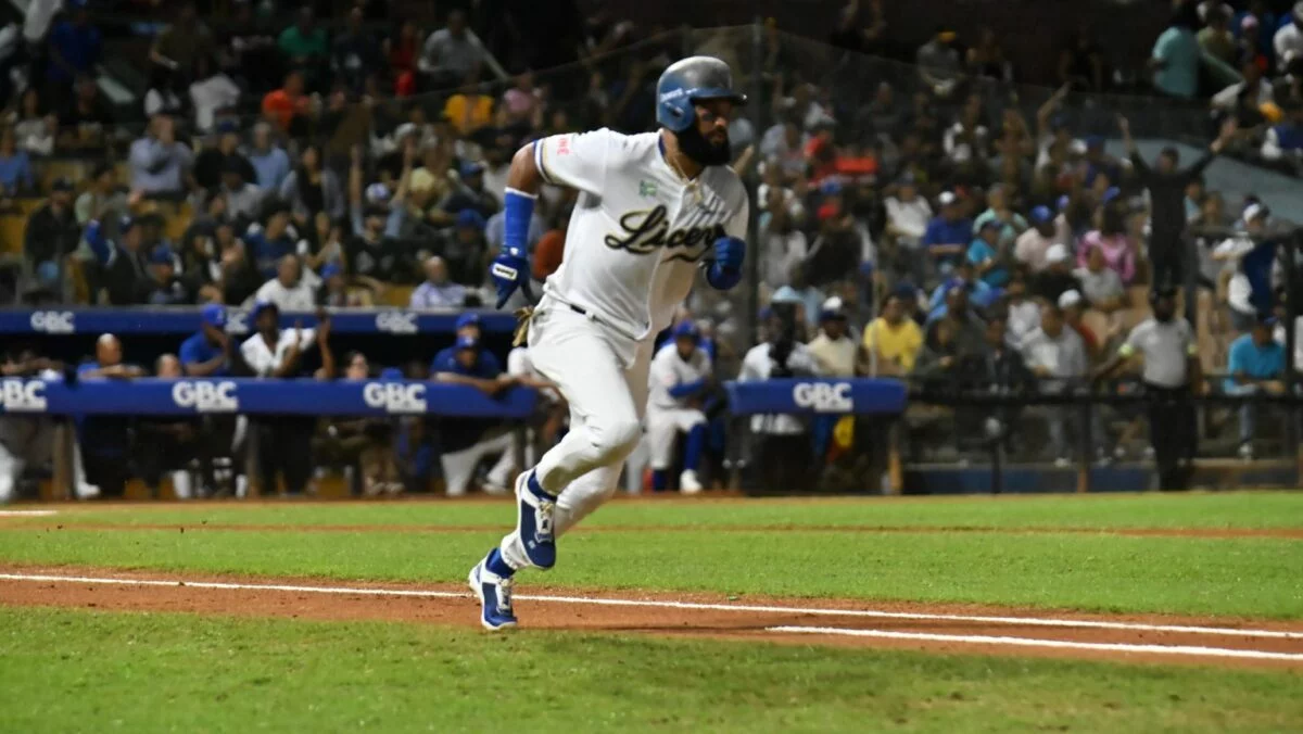  Bonifacio, Valdez, Asencio, Rojas Jr acuerdan permanecer con el Licey