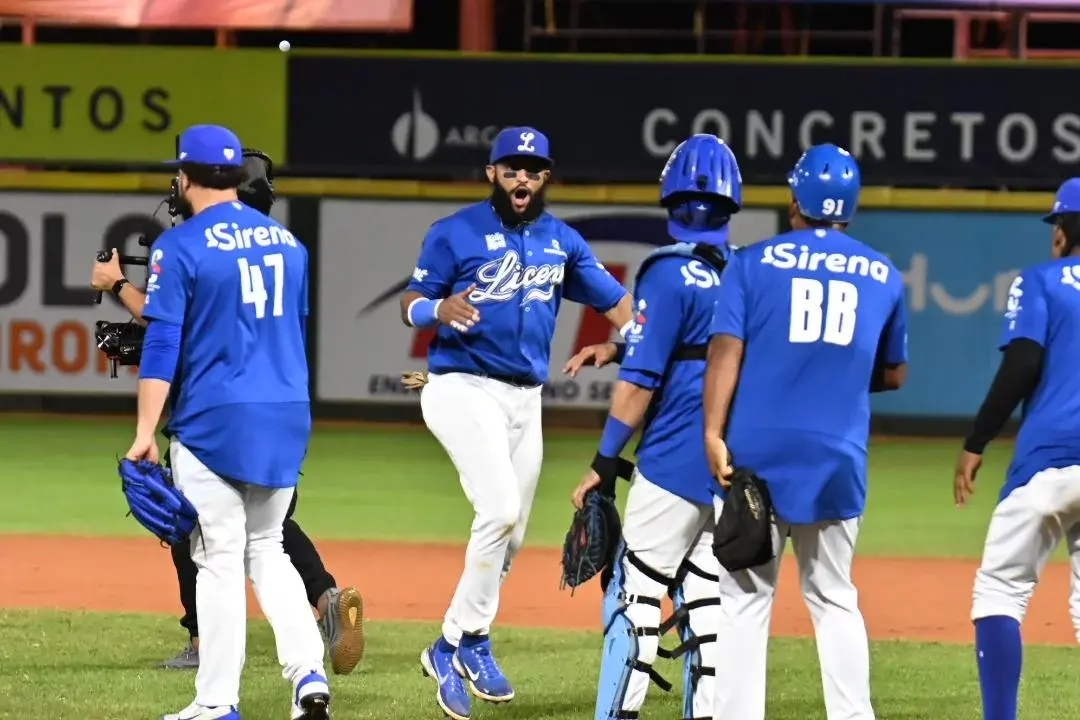 Jugadores del Licey celebran